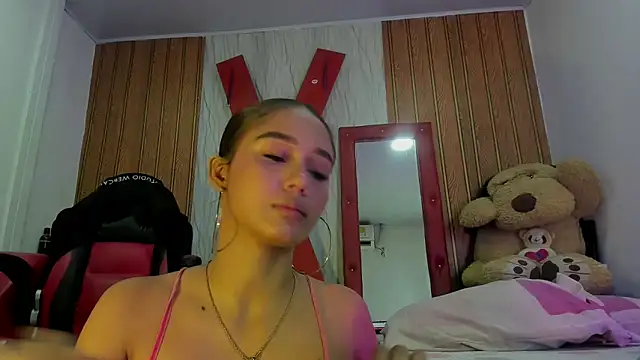 MarianaManzur online show from February 2026 03:01:02 PM