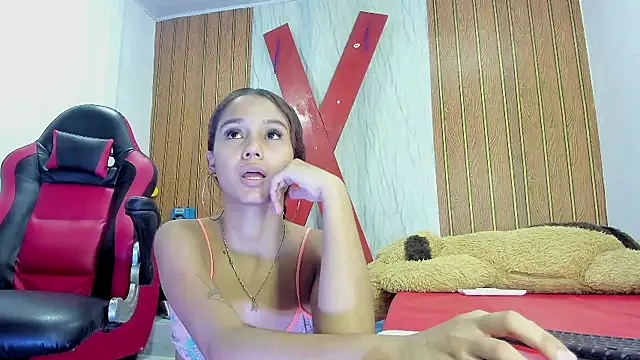 MarianaManzur online show from January 2026 04:35:02 PM