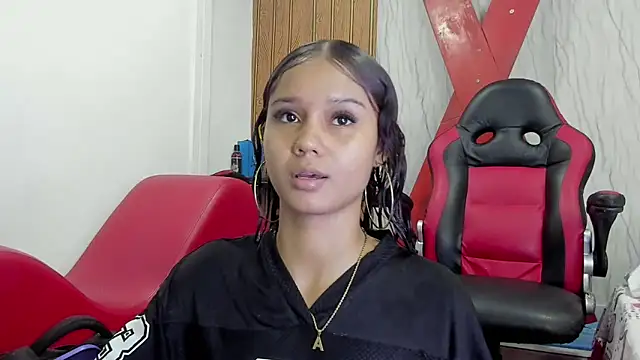 MarianaManzur online show from February 2026 04:47:01 PM