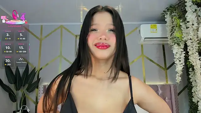 Snapshot of candy_beck chatting on March 2025 03:08:02 PM candy beck online show from March 2025 03:08:02 PM