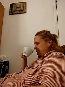 Snapshot of She-devilx chatting on July 2026 11:42:02 PM She-devilx online show from July 2026 11:42:02 PM