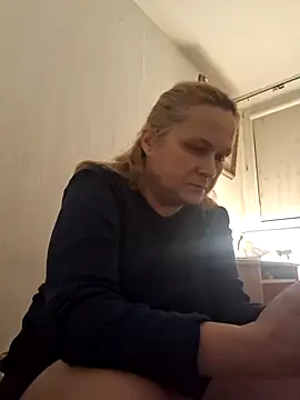 Snapshot of She-devilx chatting on October 2025 10:35:02 PM She-devilx online show from October 2025 10:35:02 PM