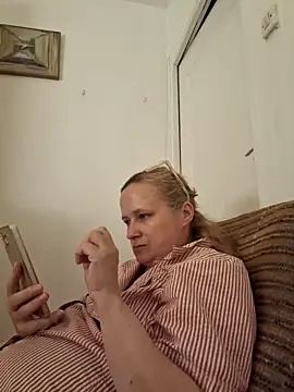 Snapshot of She-devilx chatting on September 2025 07:13:01 PM She-devilx online show from September 2025 07:13:01 PM