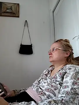 Snapshot of She-devilx chatting on October 2025 01:45:01 PM She-devilx online show from October 2025 01:45:01 PM