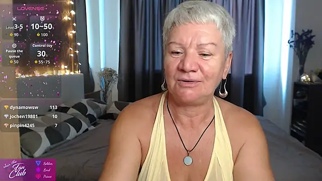 Snapshot of roxana_brooks chatting on May 2026 01:23:02 AM roxana brooks online show from May 2026 01:23:02 AM