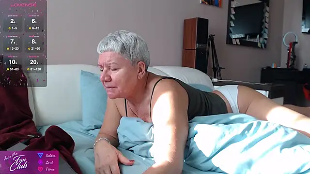 roxana brooks online show from October 2025 06:58:02 AM