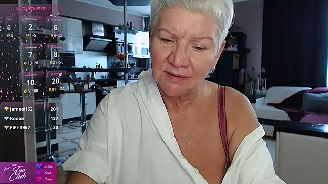 Snapshot of roxana_brooks chatting on July 2026 05:15:02 PM roxana brooks online show from July 2026 05:15:02 PM