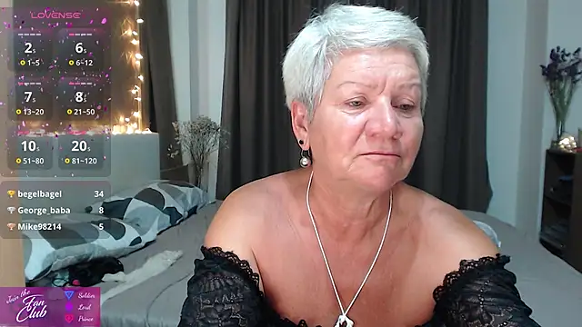 Snapshot of roxana_brooks chatting on May 2026 01:58:01 PM roxana brooks online show from May 2026 01:58:01 PM