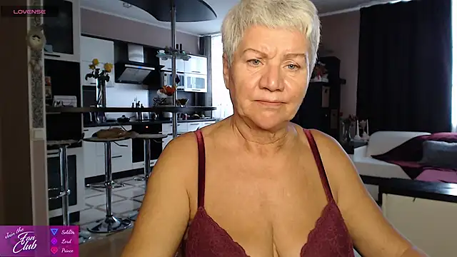 Snapshot of roxana_brooks chatting on July 2026 10:32:02 AM roxana brooks online show from July 2026 10:32:02 AM