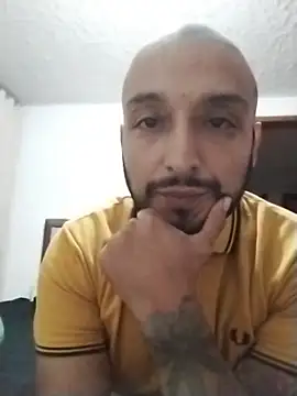 KenllyH online show from April 2026 12:28:02 AM