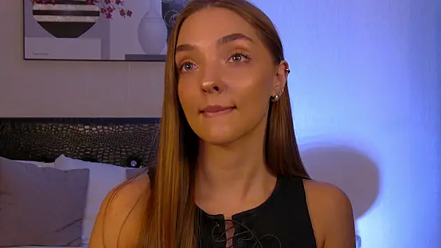 VirginieCruz online show from November 2025 07:17:01 PM