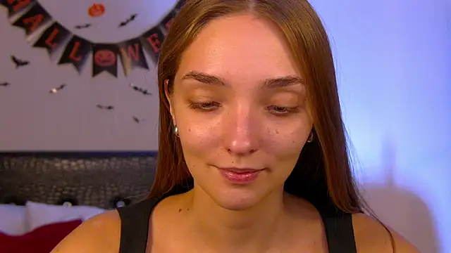 VirginieCruz online show from November 2025 07:30:01 PM