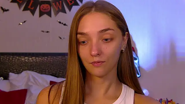 VirginieCruz online show from October 2025 07:24:01 PM