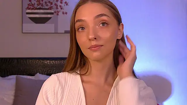 VirginieCruz online show from November 2025 07:07:01 PM