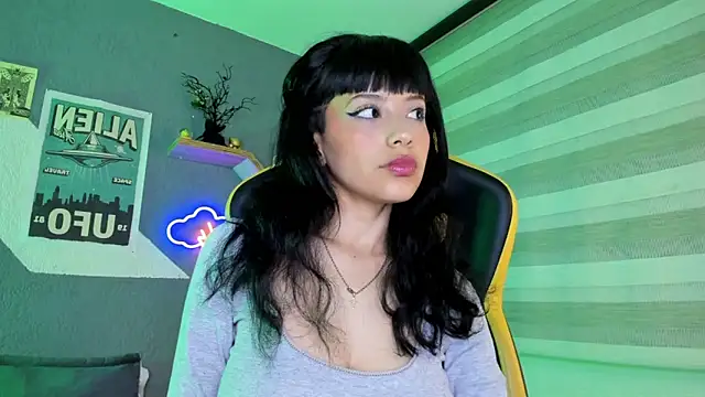 Marcelinee   online show from February 2025 02:44:02 AM