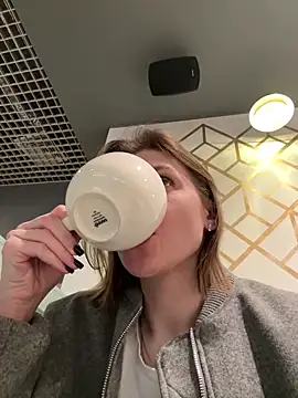 ValenciaShock online show from April 2026 07:20:02 AM