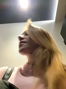 ValenciaShock online show from November 2025 07:19:01 AM