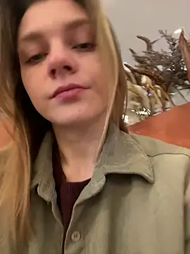 Snapshot of ValenciaShock chatting on February 2026 06:52:02 AM ValenciaShock online show from February 2026 06:52:02 AM