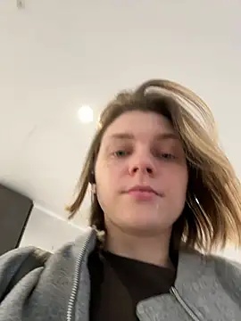 ValenciaShock online show from April 2026 07:03:01 AM