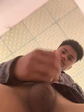 Hullax online show from March 2026 02:11:02 AM