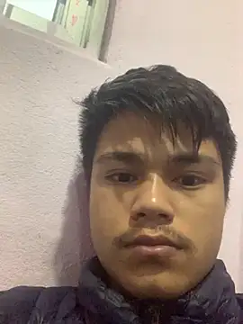 Hullax online show from October 2025 01:59:01 AM