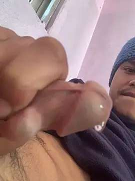 Hullax online show from December 2025 05:01:02 AM