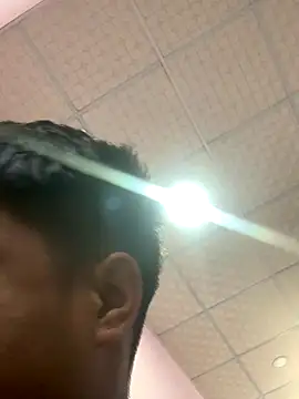 Hullax online show from November 2025 02:04:02 AM