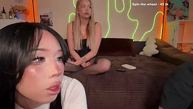 NickAnny online show from April 2026 12:18:02 PM