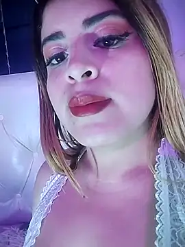 Snapshot of bella_star21 chatting on October 2025 01:27:02 AM bella star21 online show from October 2025 01:27:02 AM
