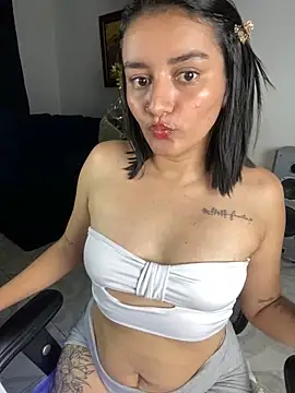 Snapshot of Lucia-Candy chatting on December 2024 11:35:01 PM Lucia-Candy online show from December 2024 11:35:01 PM