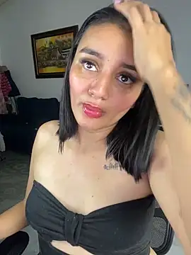 Snapshot of Lucia-Candy chatting on January 2025 02:15:01 AM Lucia-Candy online show from January 2025 02:15:01 AM