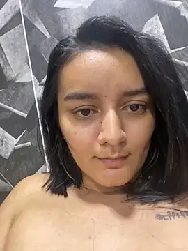Snapshot of Lucia-Candy chatting on January 2025 04:36:02 AM Lucia-Candy online show from January 2025 04:36:02 AM