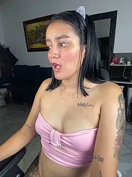 Snapshot of Lucia-Candy chatting on February 2025 12:20:01 AM Lucia-Candy online show from February 2025 12:20:01 AM