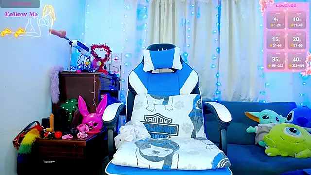 Aleexx    online show from September 2025 12:00:02 PM