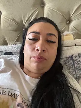 Karina Yang online show from December 2025 12:33:01 PM