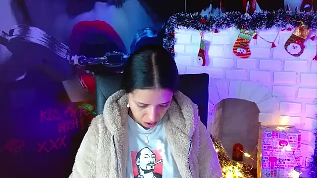 Snapshot of VALERY_MEER chatting on December 2024 12:00:02 PM VALERY MEER online show from December 2024 12:00:02 PM