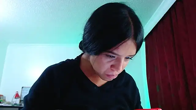 Snapshot of VALERY_MEER chatting on November 2025 01:11:02 AM VALERY MEER online show from November 2025 01:11:02 AM