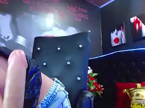 Snapshot of VALERY_MEER chatting on December 2024 06:16:02 PM VALERY MEER online show from December 2024 06:16:02 PM