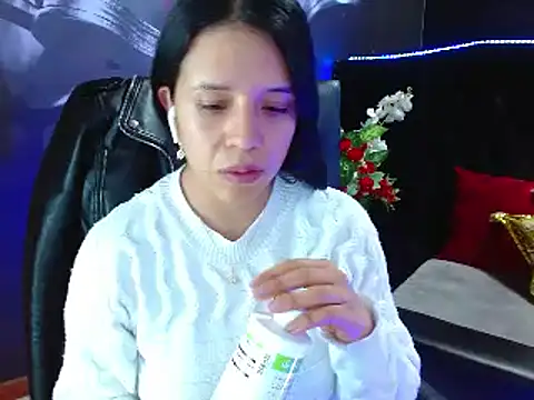 Snapshot of VALERY_MEER chatting on December 2024 11:46:01 AM VALERY MEER online show from December 2024 11:46:01 AM