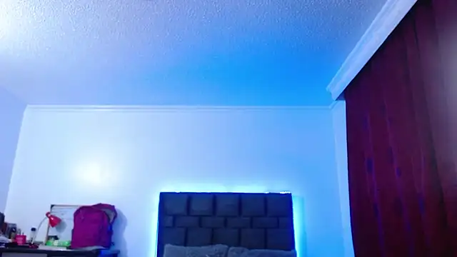 Snapshot of VALERY_MEER chatting on September 2025 01:37:02 AM VALERY MEER online show from September 2025 01:37:02 AM