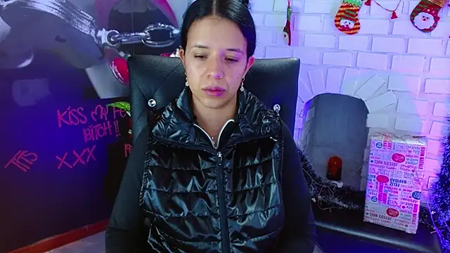 Snapshot of VALERY_MEER chatting on December 2024 11:57:02 AM VALERY MEER online show from December 2024 11:57:02 AM