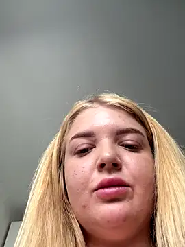 Snapshot of OdriOlsens chatting on September 2025 08:35:02 AM OdriOlsens online show from September 2025 08:35:02 AM