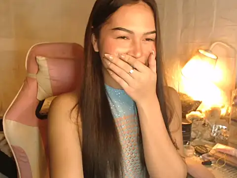 Ashely Lewis online show from December 2025 11:49:02 AM