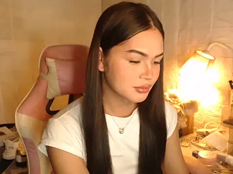 Ashely Lewis online show from December 2025 11:59:02 AM