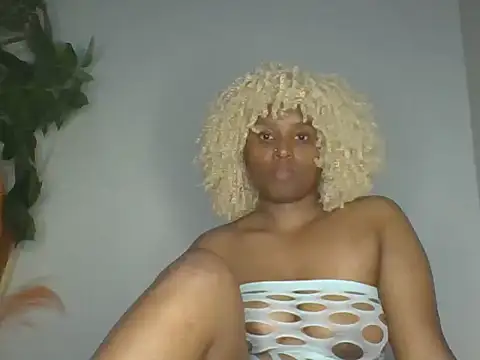 Snapshot of queen_mendyz chatting on May 2026 04:58:01 PM queen mendyz online show from May 2026 04:58:01 PM