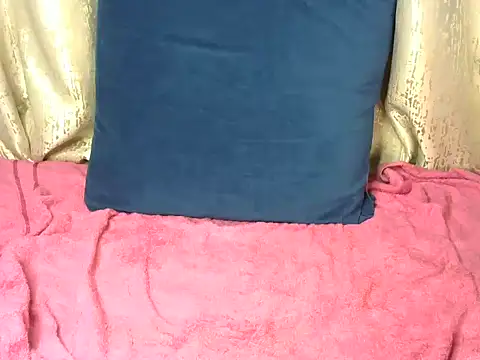 Snapshot of queen_mendyz chatting on May 2026 08:20:02 PM queen mendyz online show from May 2026 08:20:02 PM