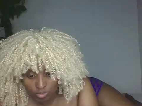 Snapshot of queen_mendyz chatting on May 2026 07:53:02 PM queen mendyz online show from May 2026 07:53:02 PM