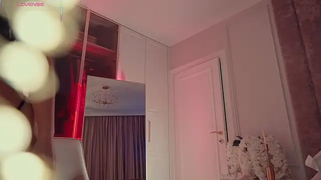 MilaDYstarlight online show from October 2025 09:14:02 PM