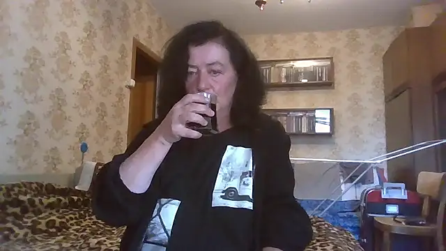 GypsiQueen2 online show from July 2026 04:18:01 PM
