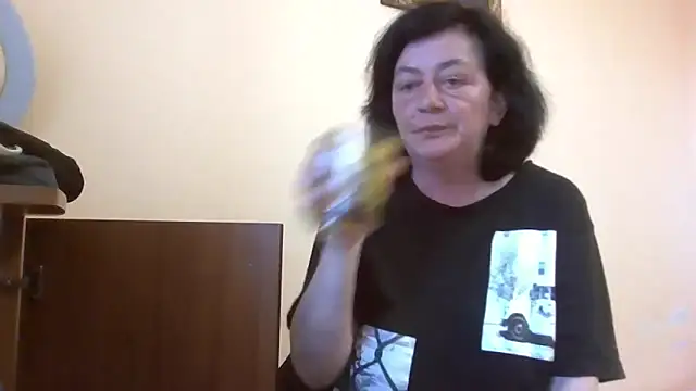 GypsiQueen2 online show from May 2026 05:16:02 PM